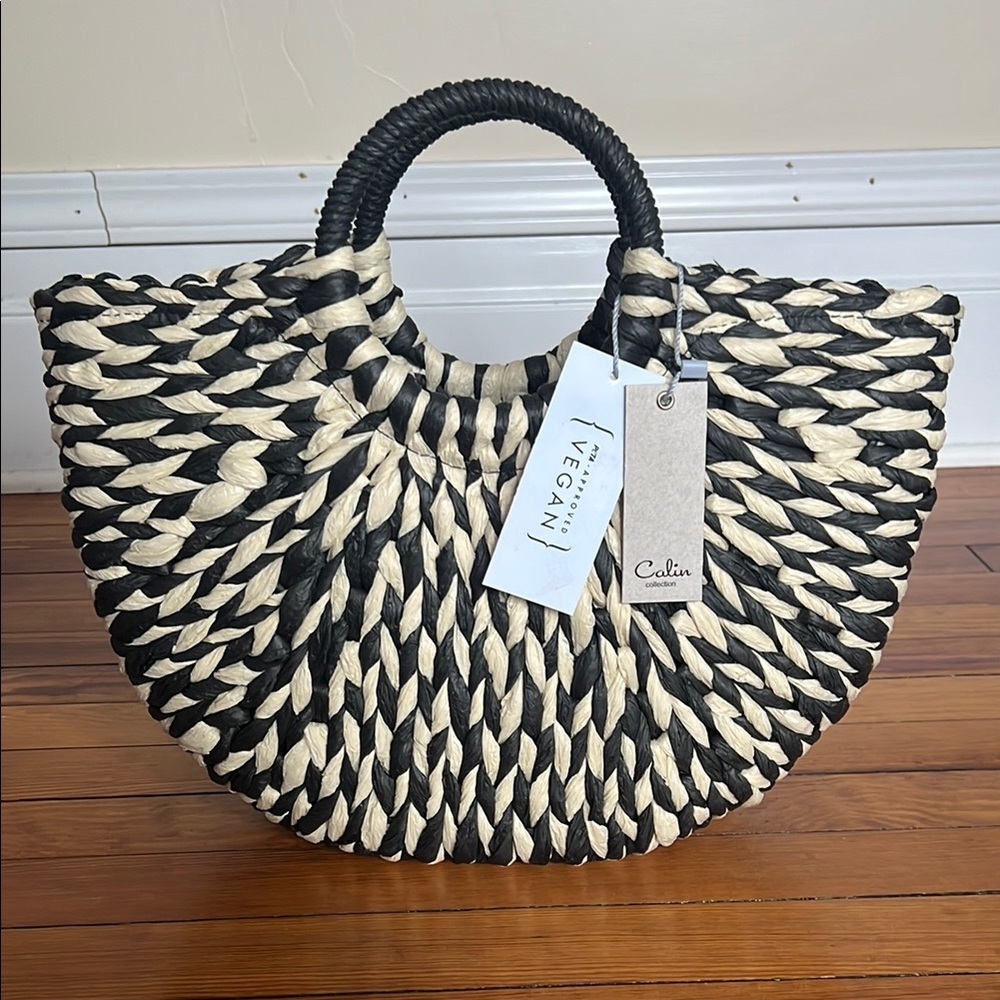 Calin Elegant Black and Cream Half Circle Summer Vacation Woven Bag - NWT - OS